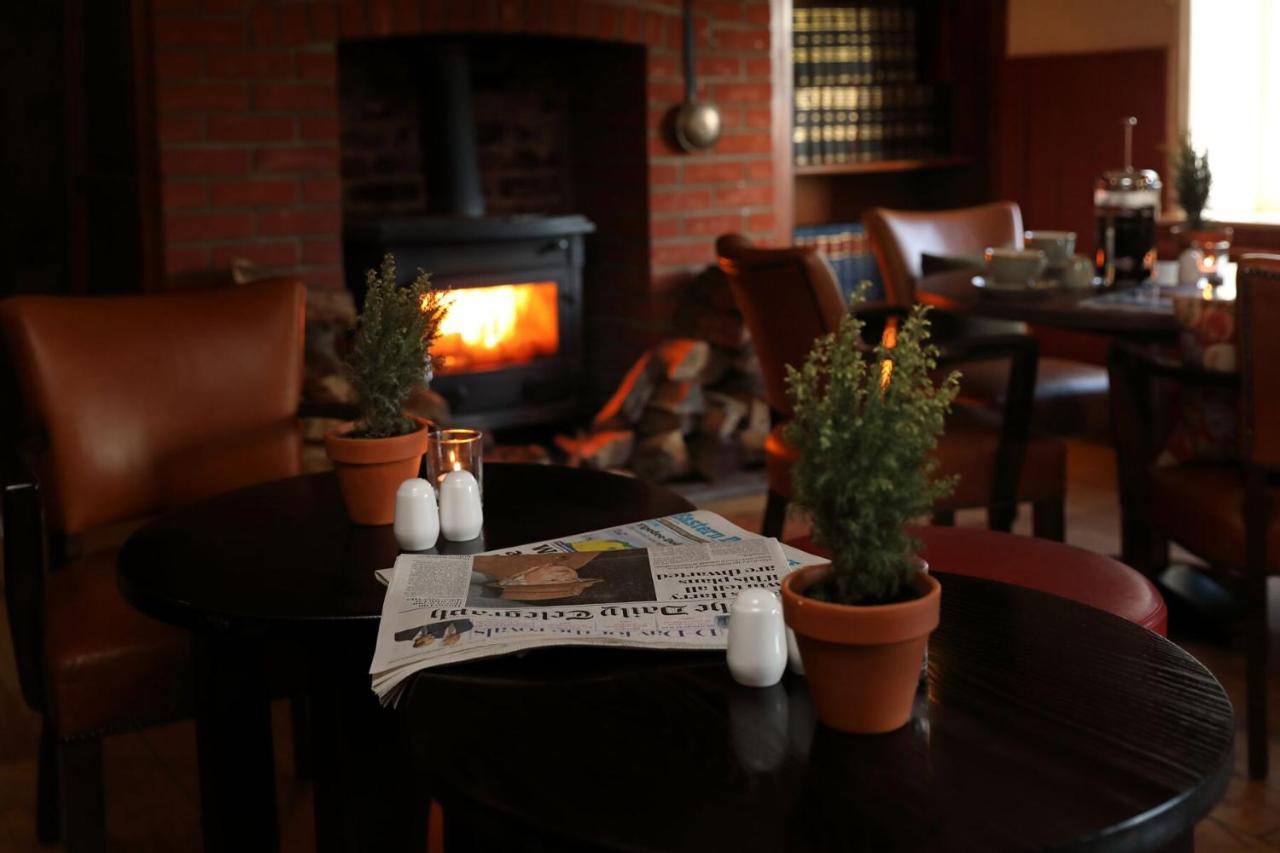 The Rising Sun Hotel Coltishall ภายนอก รูปภาพ